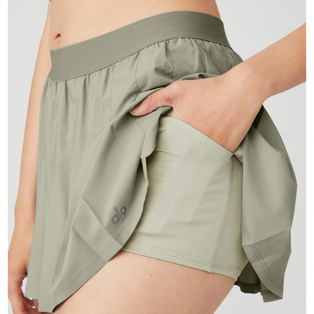 Alo Yoga Women Varsity Tennis Skirt Limestone Pleated Elastic Waistband A Line M